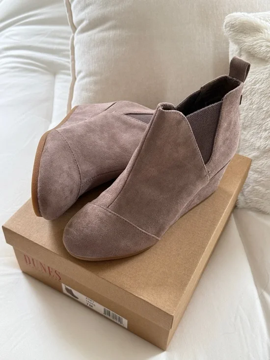 BRAND NEW DUNES Zoey Suede Women's Ankle Boots size 7 - Picture 3 of 10